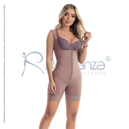 Mod. 3317 Short senos libres con zipper perineal.